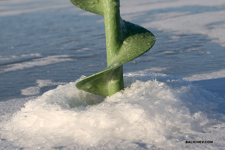 Не до конца фальшивая лунка